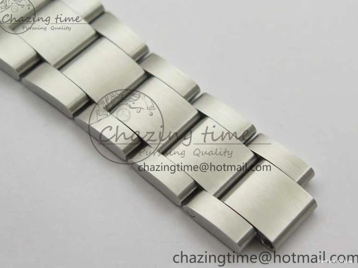 1226 Casual Oyster Perpetual 41mm 124300 EWF Best Edition Red Dial on SS Bracelet A 2856